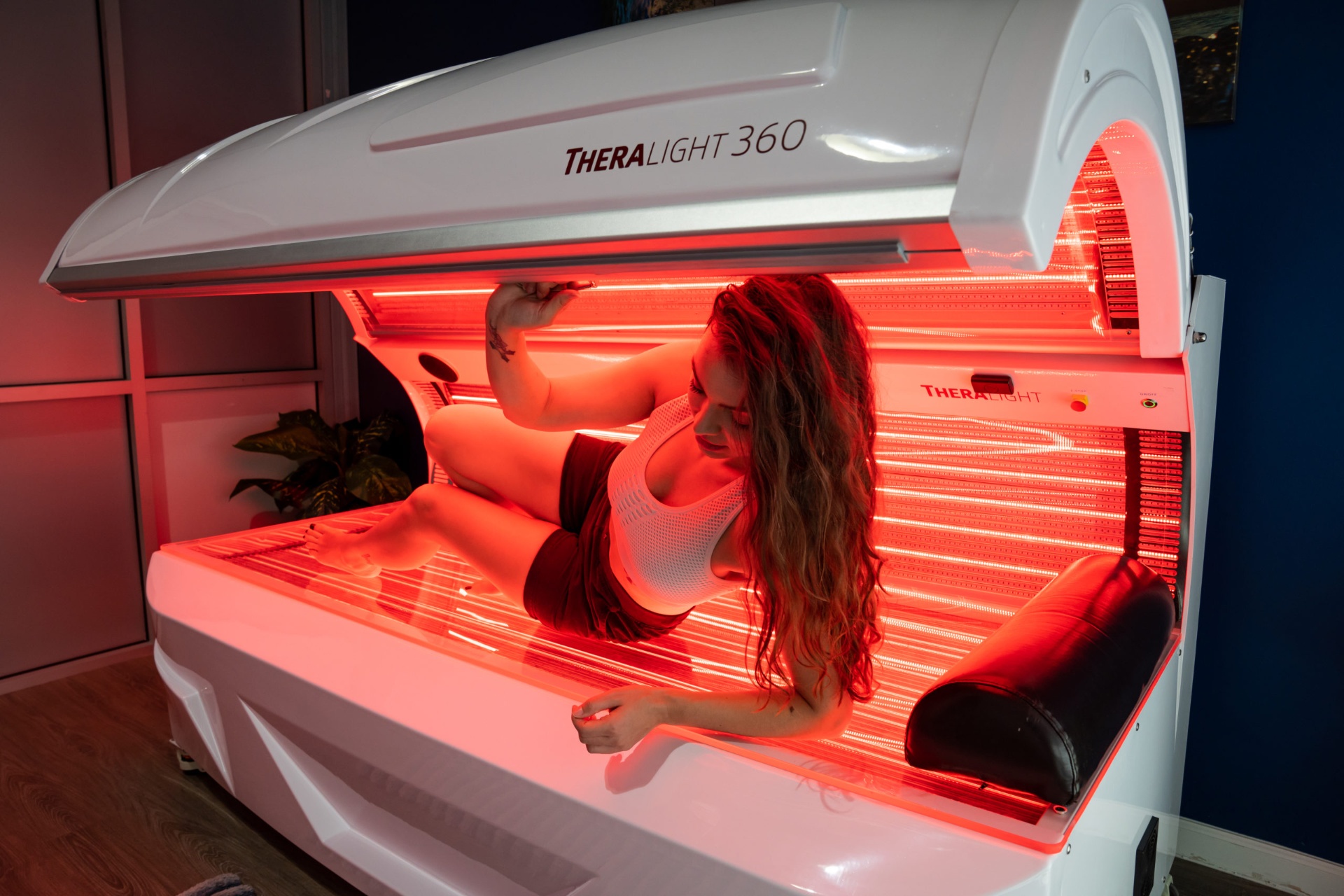 TheraLight 360 full-body red light therapy bed at iCRYO South Jordan